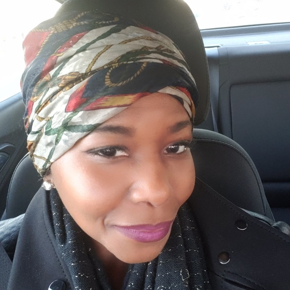 Meet your Posher, Darlene - Picture 3 of 3